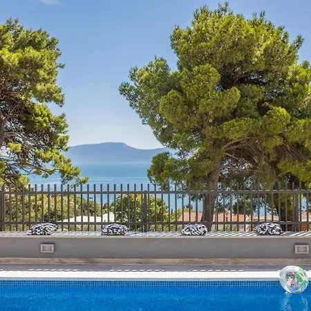 Villa Unique Gradac (Split-Dalmatia)