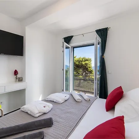 Unique Villa Gradac (Split-Dalmatia)