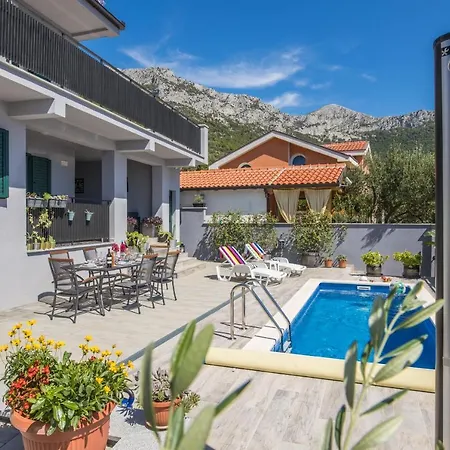 Villa Unique Gradac (Split-Dalmatia)