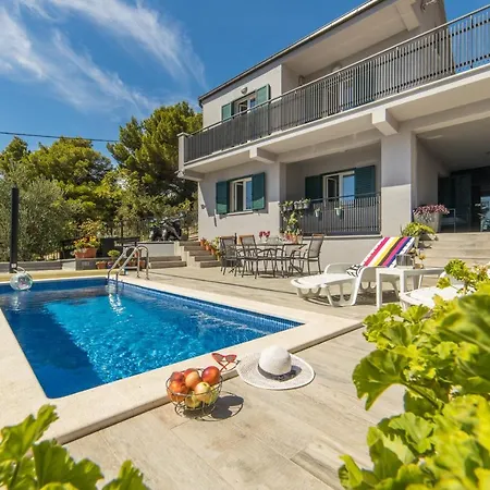 Unique * Gradac (Split-Dalmatia)