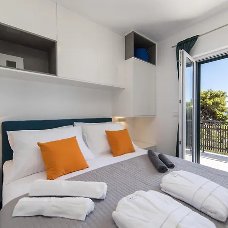 Villa Unique Gradac (Split-Dalmatia)