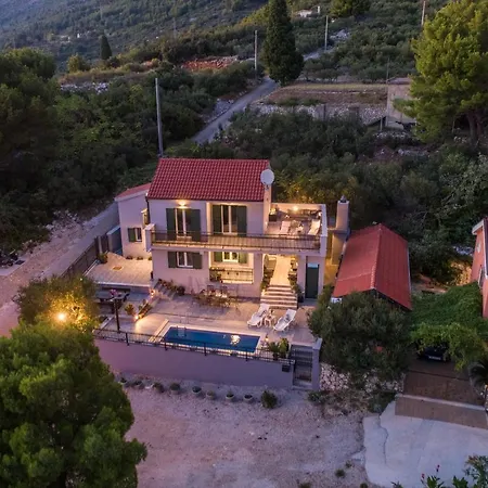 Unique * Gradac (Split-Dalmatia)